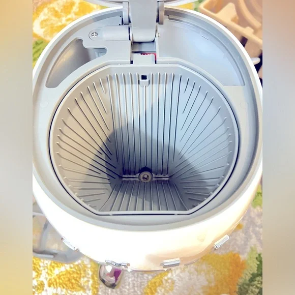 SMEG Drip Coffee Maker, 10-cup - Picture 7 of 16